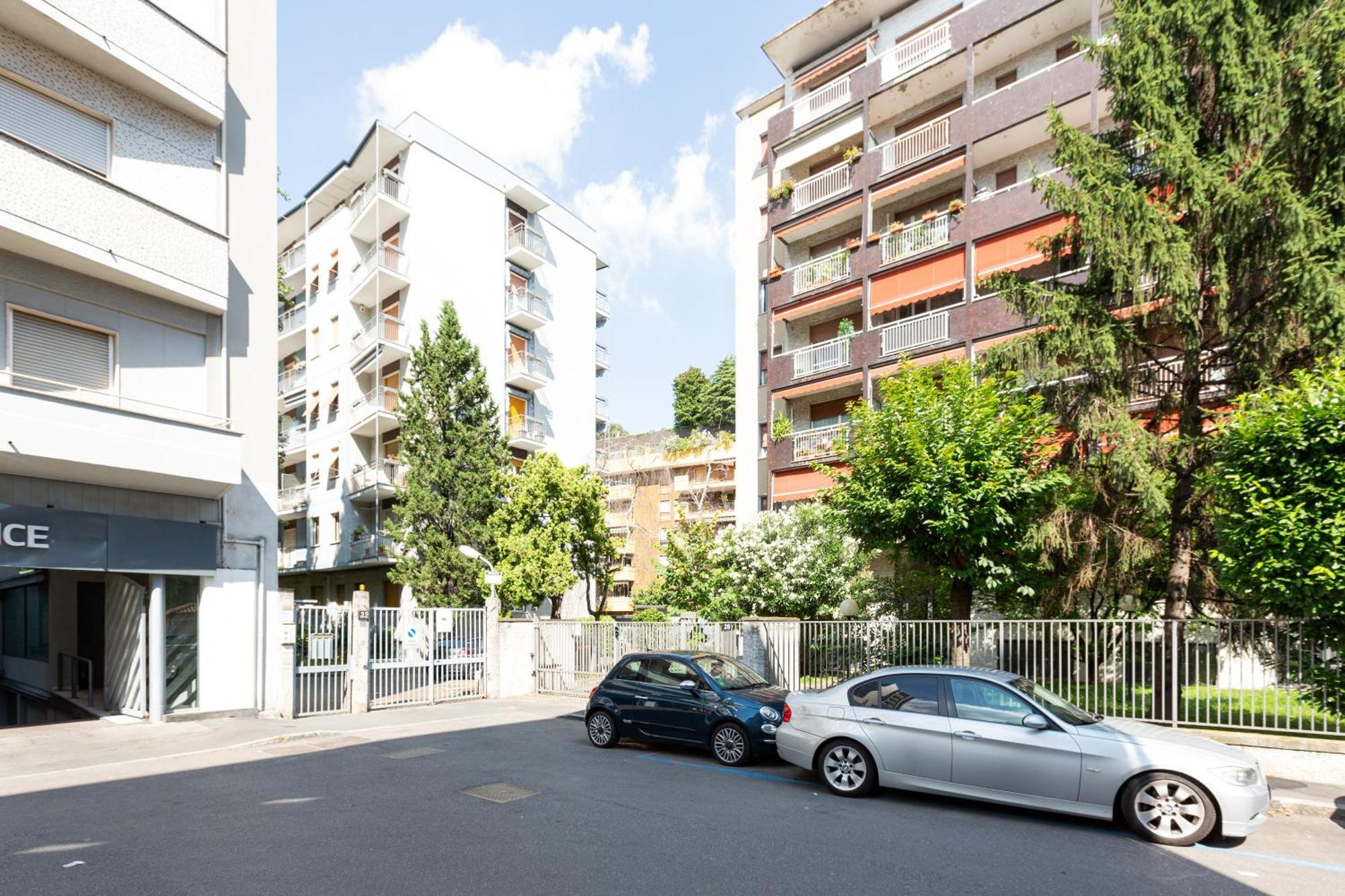 Ca' Granda M5 & Bicocca - Apartment With Parking Milan Luaran gambar